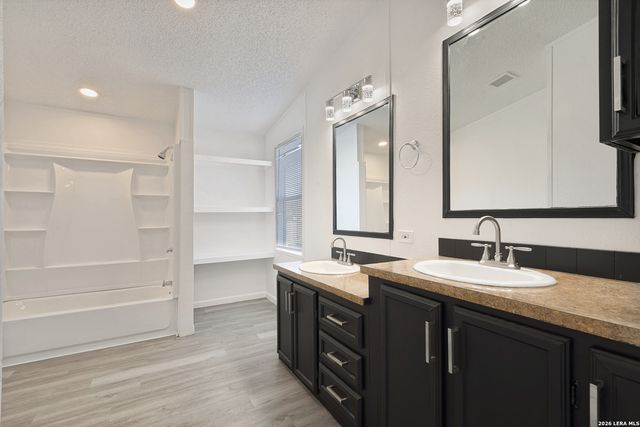 5111 Savannah Woods, Von Ormy, TX 78073