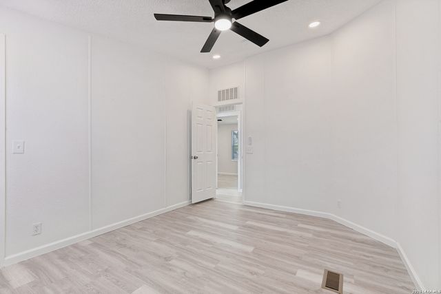 5111 Savannah Woods, Von Ormy, TX 78073