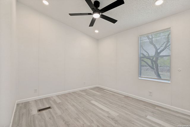 5111 Savannah Woods, Von Ormy, TX 78073