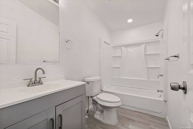 5111 Savannah Woods, Von Ormy, TX 78073