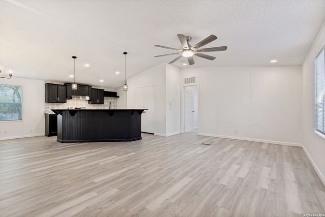 5111 Savannah Woods, Von Ormy, TX 78073