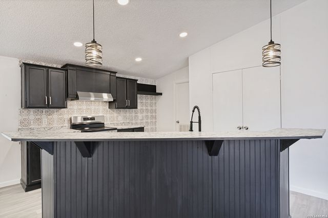 5111 Savannah Woods, Von Ormy, TX 78073