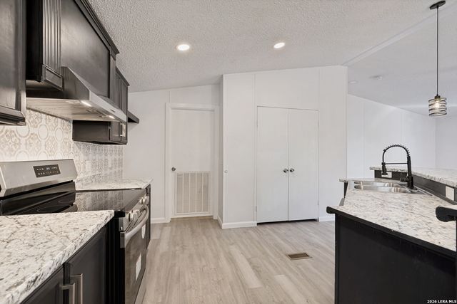 5111 Savannah Woods, Von Ormy, TX 78073