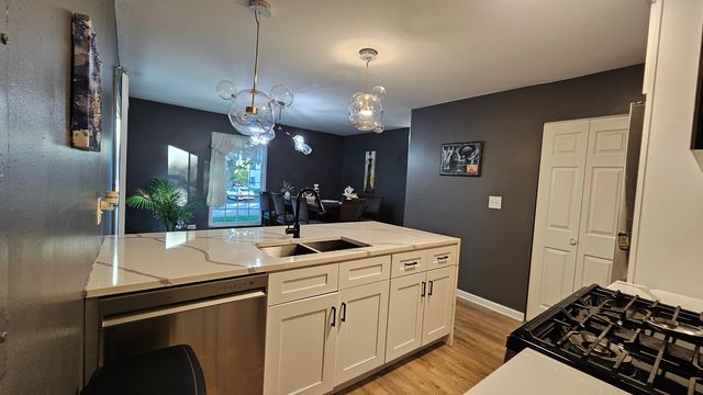 16 Forest Lane, Cary, IL 60013