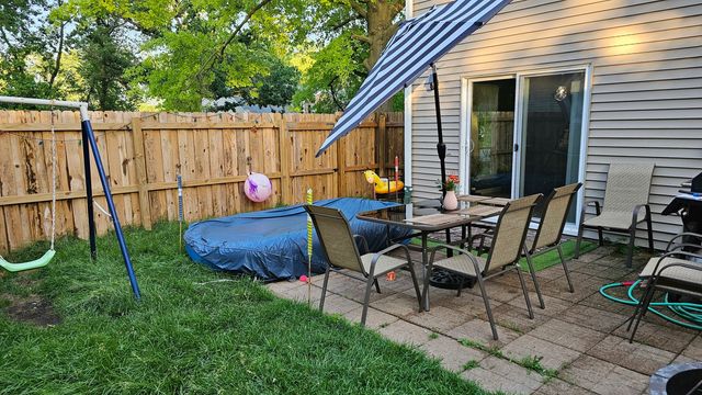 16 Forest Lane, Cary, IL 60013