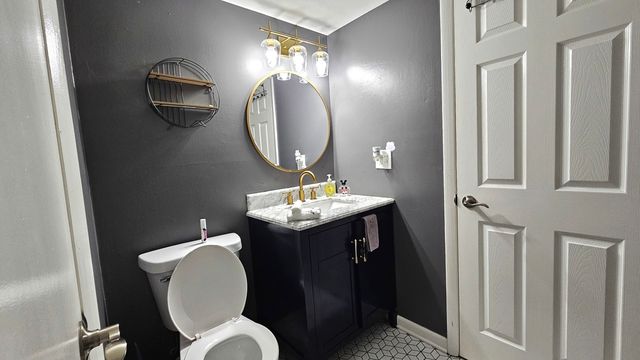 16 Forest Lane, Cary, IL 60013