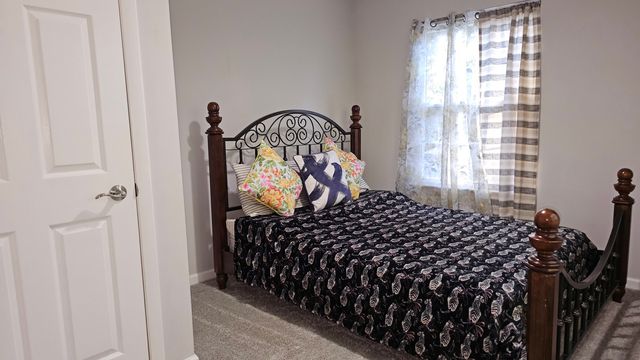 16 Forest Lane, Cary, IL 60013