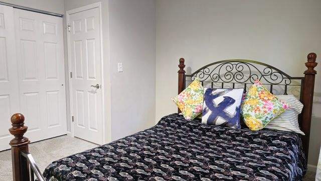 16 Forest Lane, Cary, IL 60013