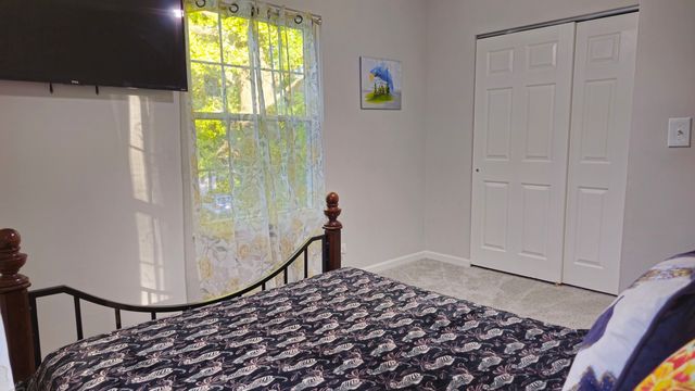 16 Forest Lane, Cary, IL 60013