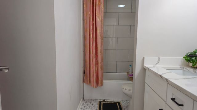 16 Forest Lane, Cary, IL 60013