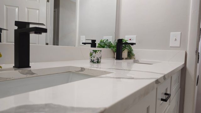 16 Forest Lane, Cary, IL 60013