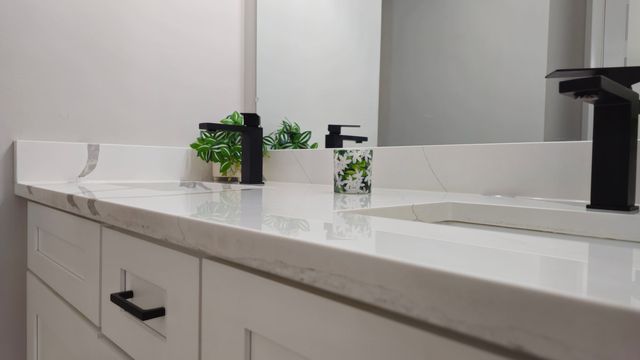 16 Forest Lane, Cary, IL 60013