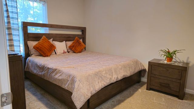 16 Forest Lane, Cary, IL 60013