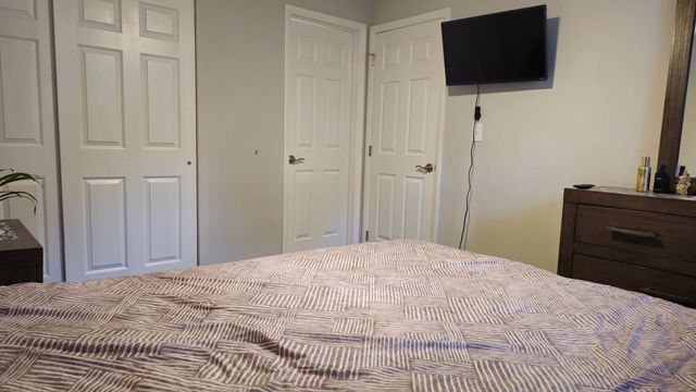 16 Forest Lane, Cary, IL 60013