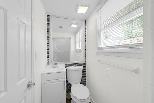1603 5th Avenue N, Houston, TX 77590