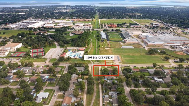 1603 5th Avenue N, Houston, TX 77590