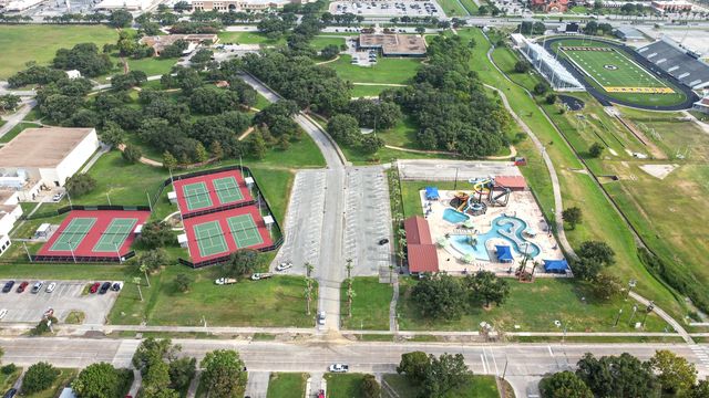1603 5th Avenue N, Houston, TX 77590