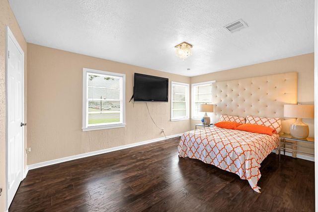1603 5th Avenue N, Houston, TX 77590