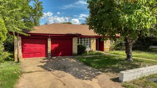 2512 Glen Garden Avenue, Fort Worth, TX 76119
