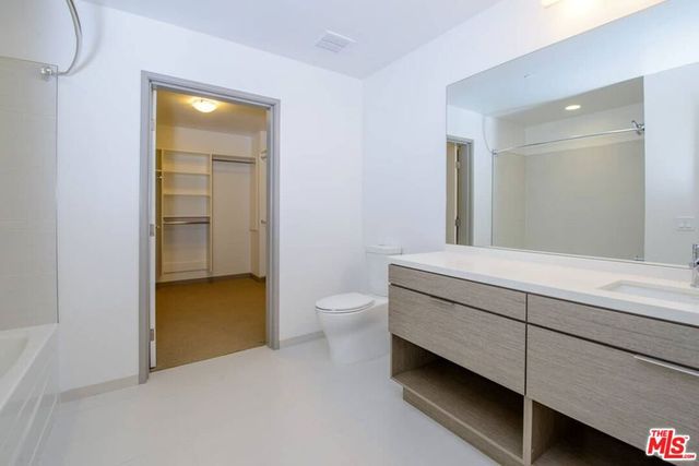 3033 Wilshire Avenue 1409, Los Angeles, CA 90010