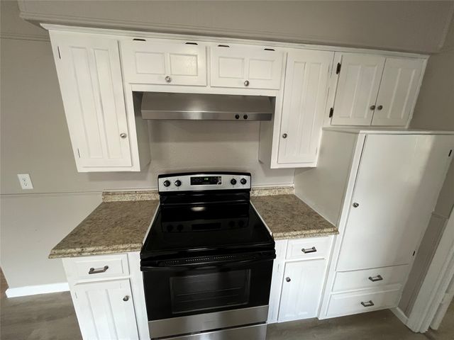 2050 Wellington Drive, Grand Prairie, TX 75051