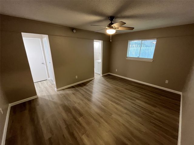 2050 Wellington Drive, Grand Prairie, TX 75051