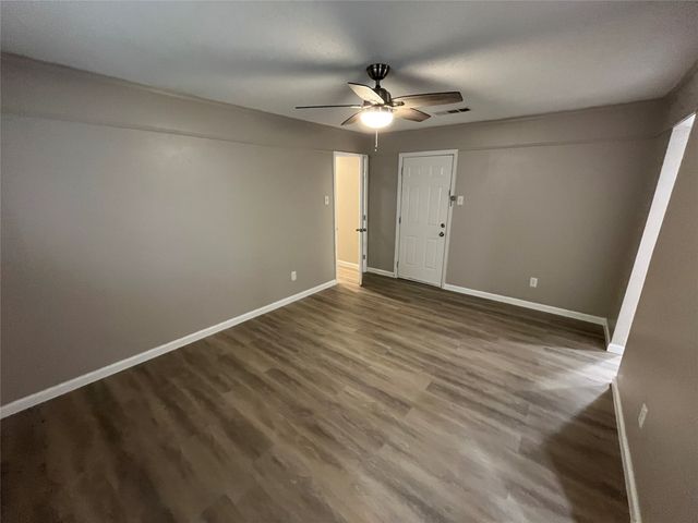 2050 Wellington Drive, Grand Prairie, TX 75051