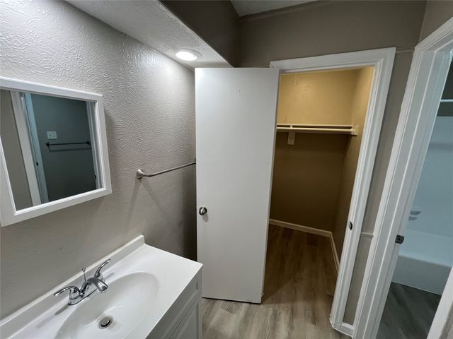 2050 Wellington Drive, Grand Prairie, TX 75051