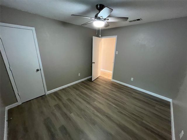 2050 Wellington Drive, Grand Prairie, TX 75051