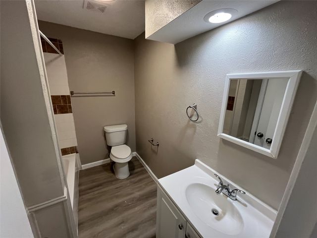 2050 Wellington Drive, Grand Prairie, TX 75051