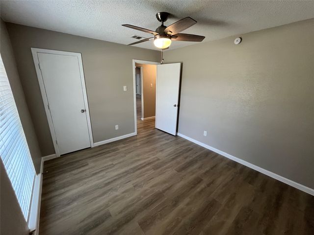 2050 Wellington Drive, Grand Prairie, TX 75051