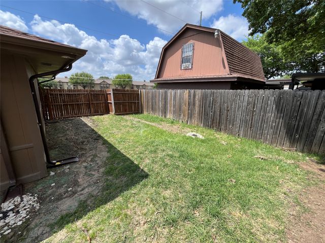 2050 Wellington Drive, Grand Prairie, TX 75051