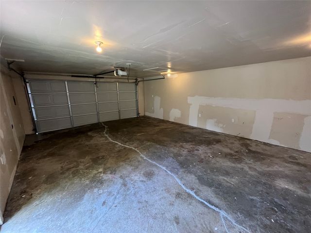 2050 Wellington Drive, Grand Prairie, TX 75051