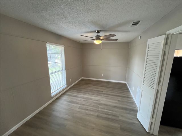 2050 Wellington Drive, Grand Prairie, TX 75051