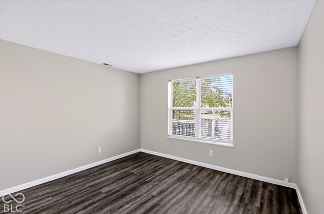 9450 Aberdare Drive 34, Indianapolis, IN 46250
