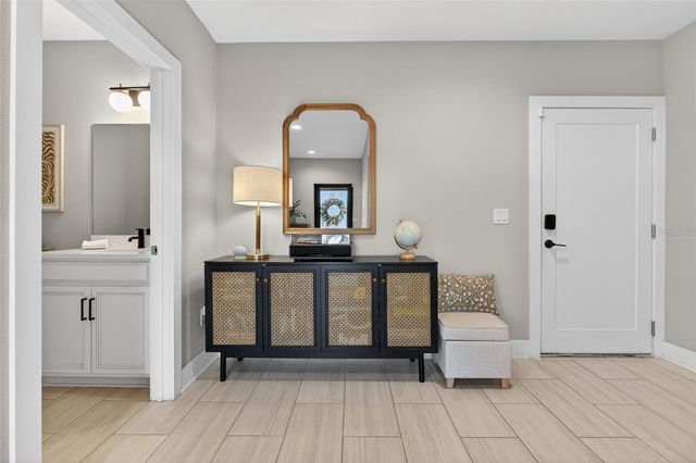 2526 13TH AVENUE N, St Petersburg, FL 33713