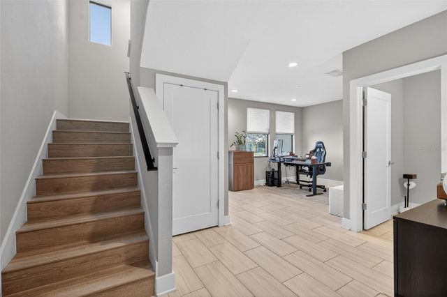 2526 13TH AVENUE N, St Petersburg, FL 33713