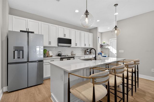 2526 13TH AVENUE N, St Petersburg, FL 33713