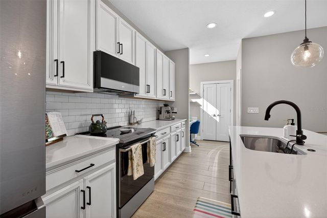 2526 13TH AVENUE N, St Petersburg, FL 33713