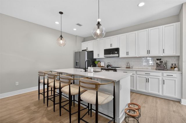 2526 13TH AVENUE N, St Petersburg, FL 33713