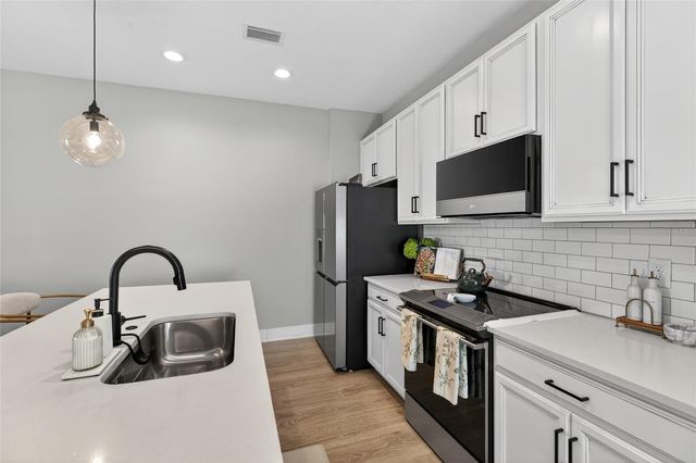 2526 13TH AVENUE N, St Petersburg, FL 33713