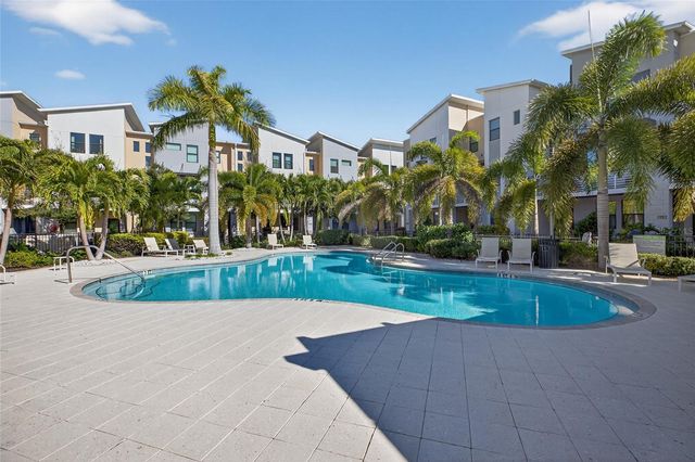 2526 13TH AVENUE N, St Petersburg, FL 33713