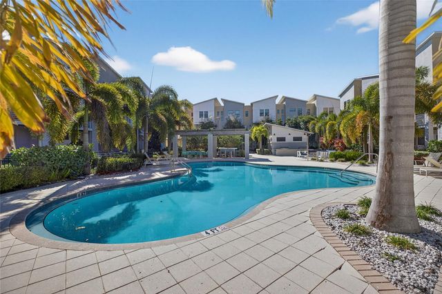 2526 13TH AVENUE N, St Petersburg, FL 33713