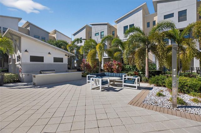 2526 13TH AVENUE N, St Petersburg, FL 33713