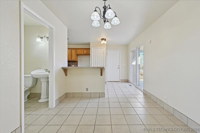 1017 N Cedar Avenue, Sand Springs, OK 74063