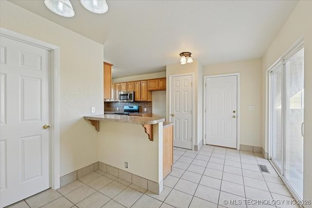 1017 N Cedar Avenue, Sand Springs, OK 74063