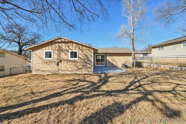 1017 N Cedar Avenue, Sand Springs, OK 74063