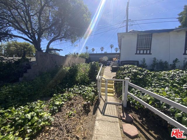 826 E 65th Street, Inglewood, CA 90302