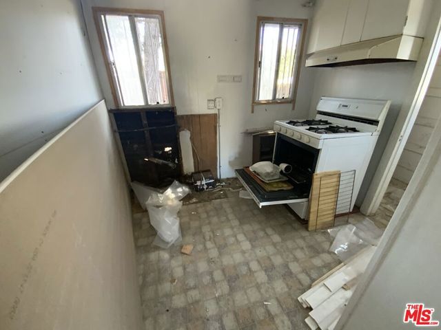 826 E 65th Street, Inglewood, CA 90302