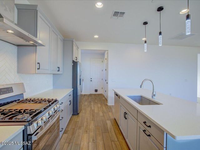 10081 S Moonlit Riverwalk Trail, Vail, AZ 85641